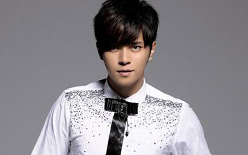 爱转角尤克里里谱 吉他室